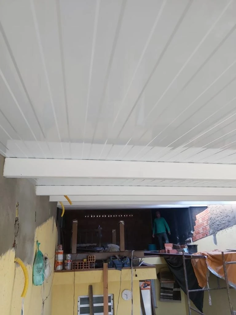 Instalação de telha sanduíche