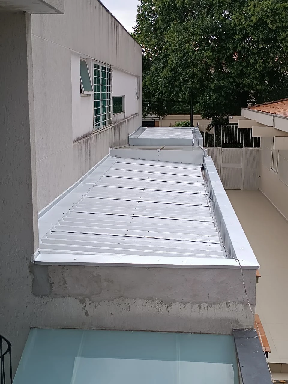 Instalação de telhas galvanizadas