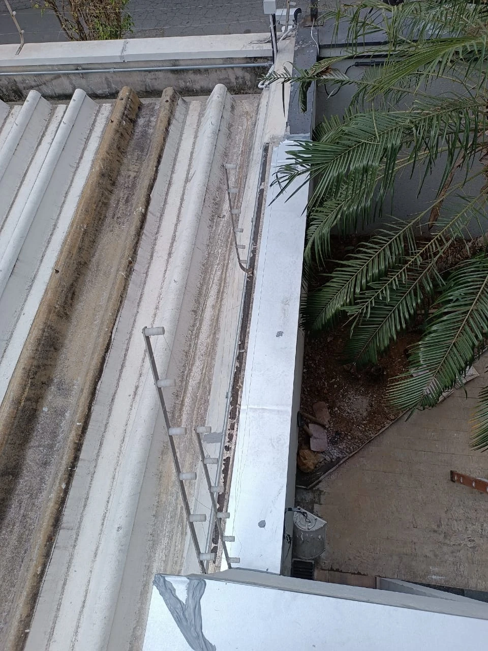 Manutenção de calhas e telhados na Zona Oeste