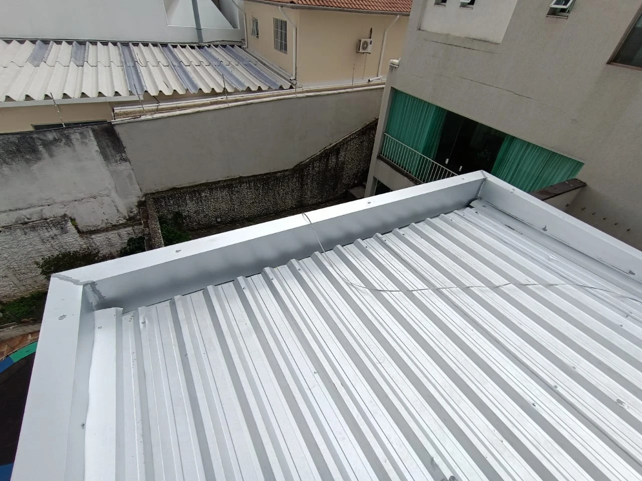 Manutenção telhado industrial