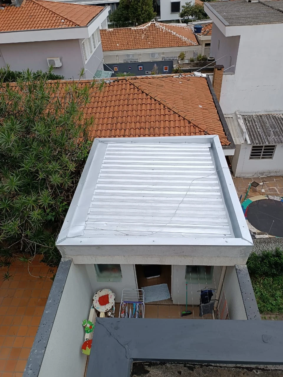 Telhadista com arquiteto para projetos